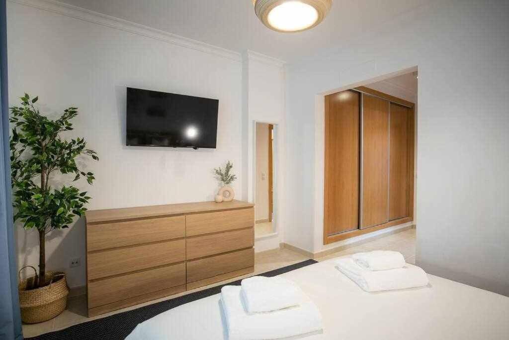 Modern 3Br Apt W/ Lg Terrace, Bbq, Ac & Parking Tavira Eksteriør billede