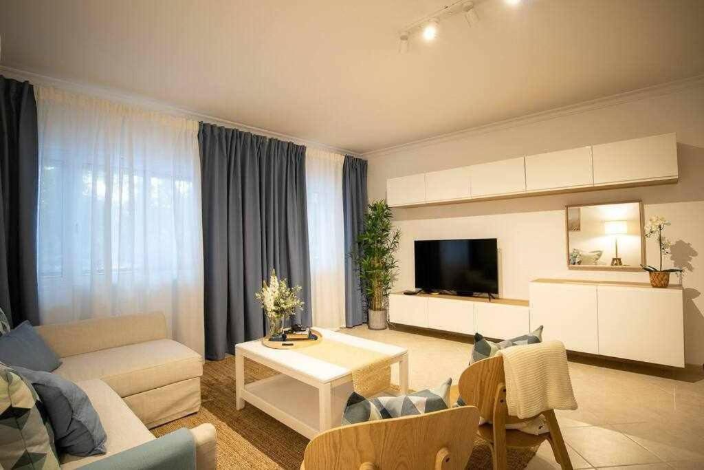 Modern 3Br Apt W/ Lg Terrace, Bbq, Ac & Parking Tavira Eksteriør billede