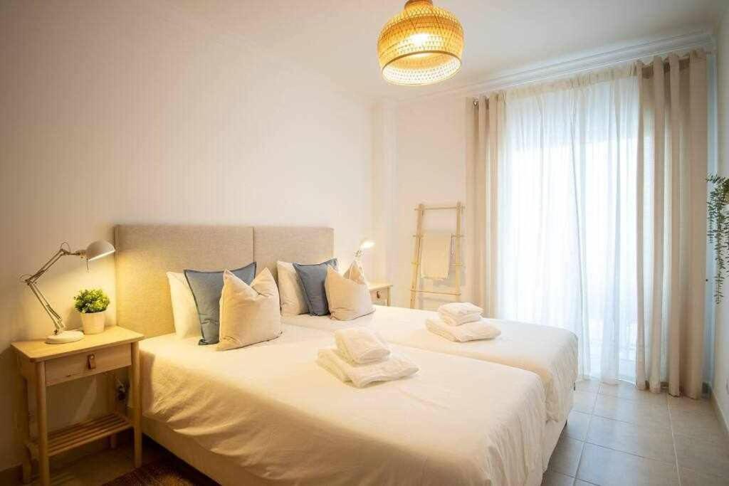 Modern 3Br Apt W/ Lg Terrace, Bbq, Ac & Parking Tavira Eksteriør billede